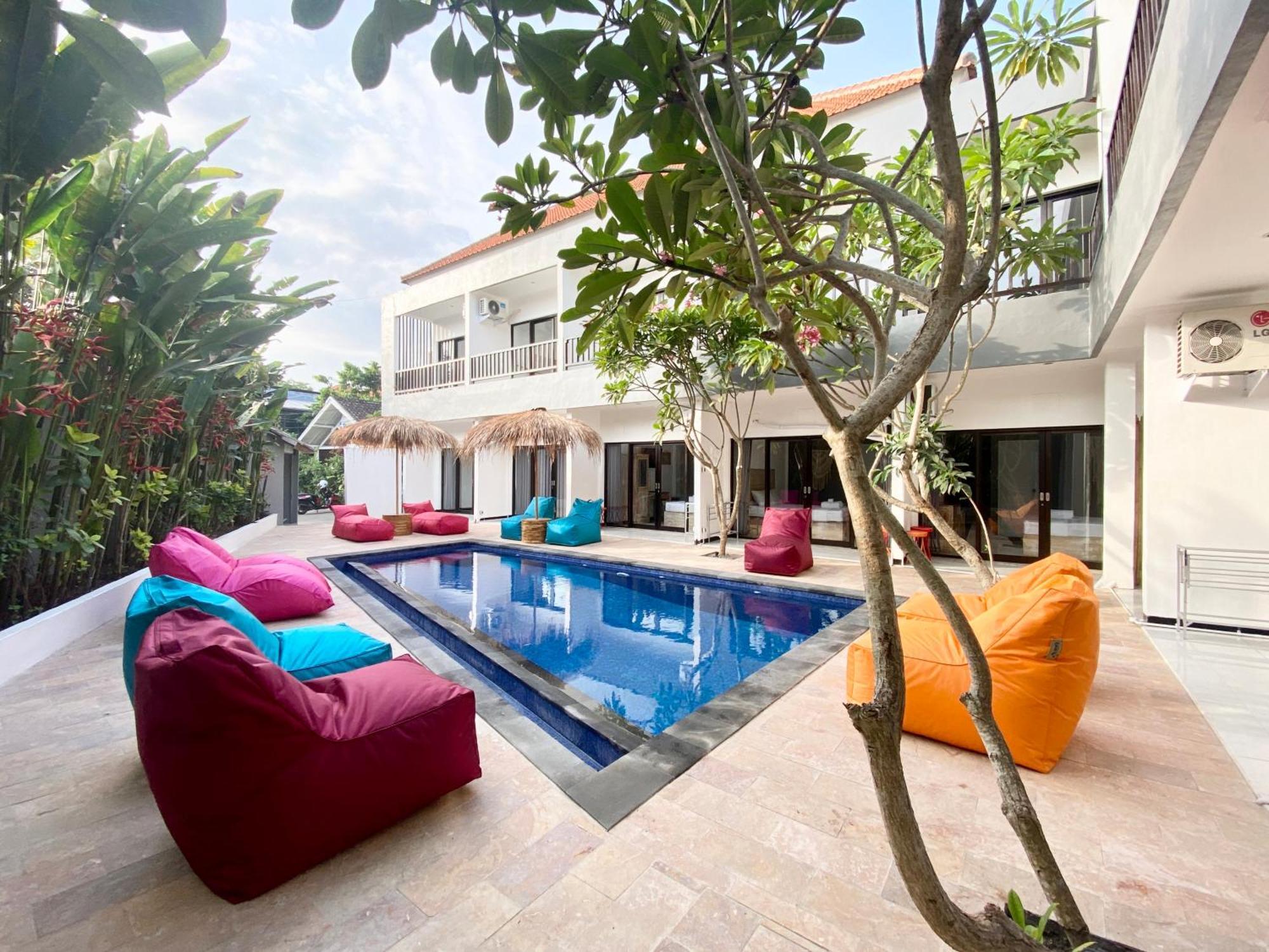 Summer Of Surf Hostel Uluwatu Ungasan Zewnętrze zdjęcie