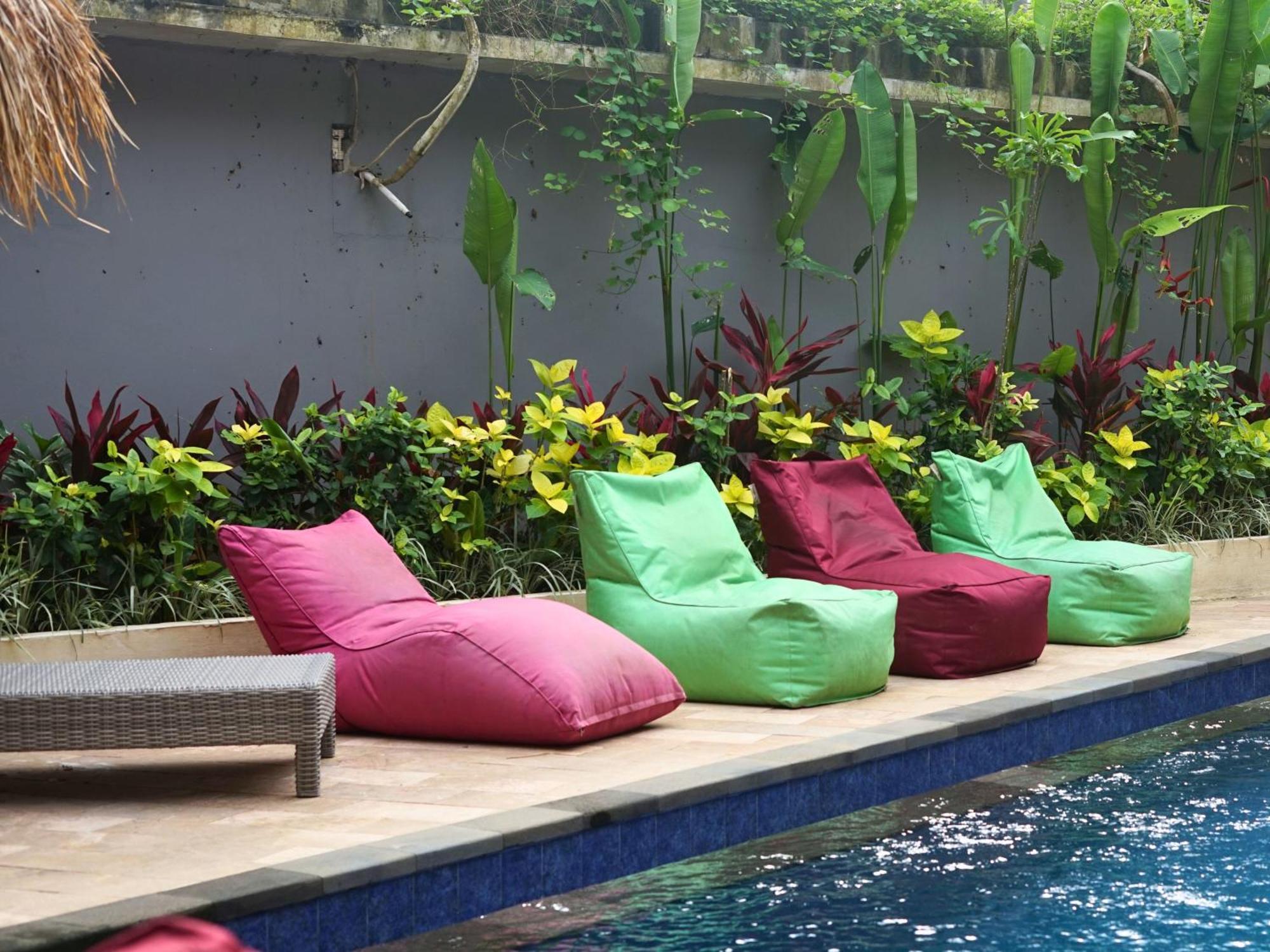 Summer Of Surf Hostel Uluwatu Ungasan Zewnętrze zdjęcie
